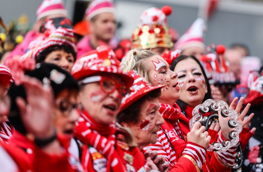 Besonders groß wird der Karnevalsauftakt traditionell in Köln gefeiert. (Archivbild)