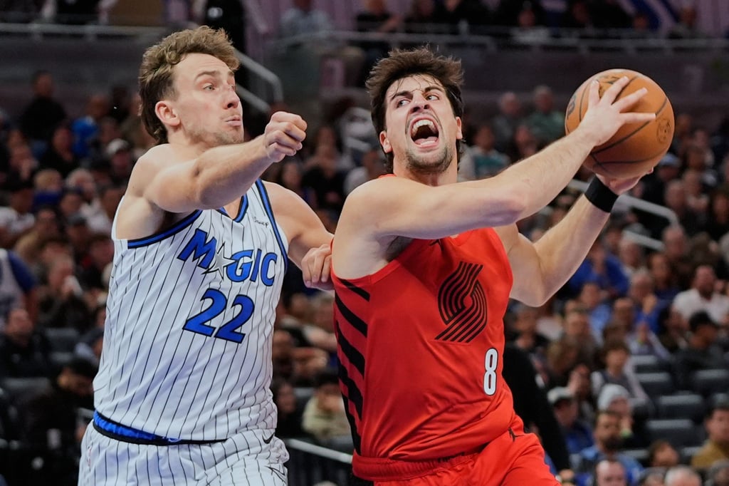 Franz Wagner (links) lieferte am Ende den Pass zum entscheidenden Korb der Partie.