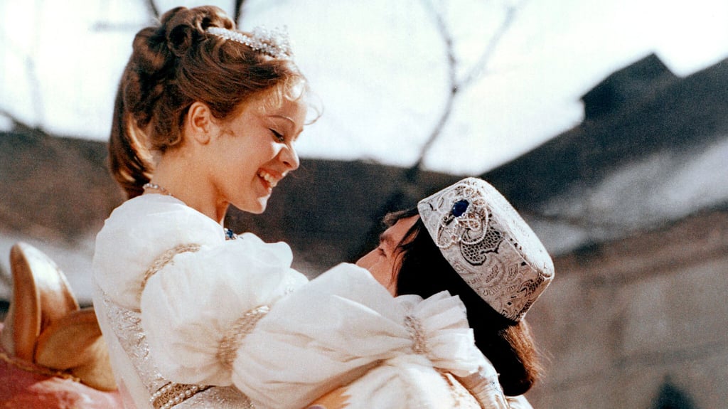 „Drei Haselnüsse für Aschenbrödel“ läuft jedes Jahr zur Weihnachtszeit gleich mehrmals im Fernsehen.