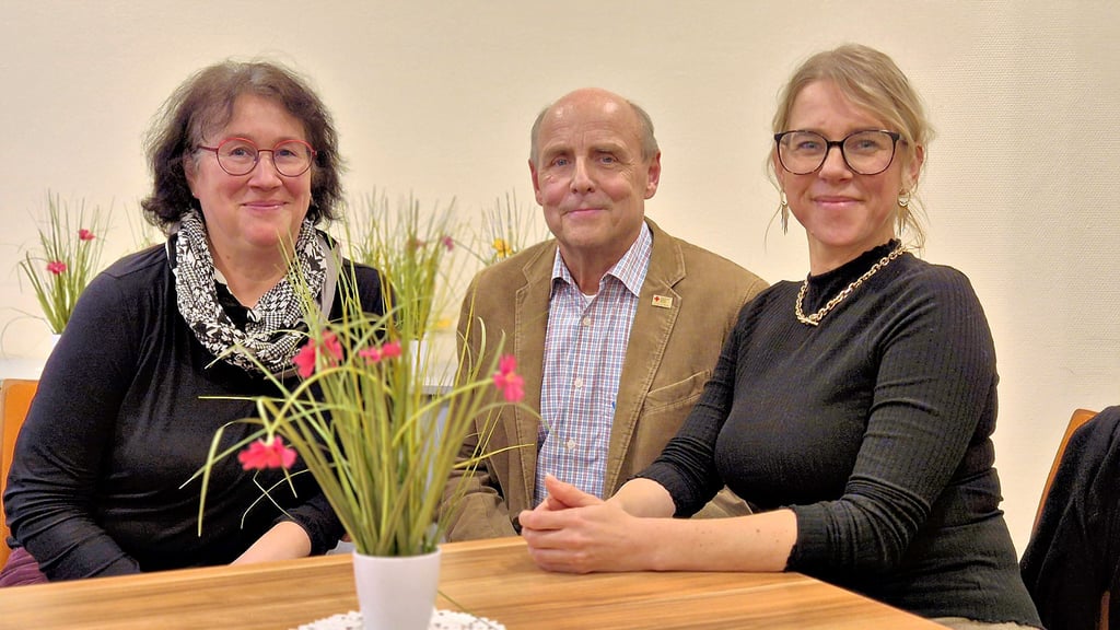 Demenzexpertin Dr. Anja Bieber (von links), DRK-Projektmanager Thomas Legde und Denise Werner von der Vernetzten Pflegeberatung Sachsen-Anhalt möchten die Krankheit Demenz stärker ins öffentliche Licht rücken.