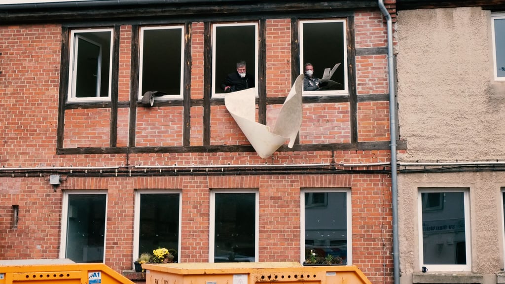 Der Verein „Glindenberger Leben“ hat sein erstes Etappenziel geschafft: Ein Raum in der alten Kita wurde entrümpelt.