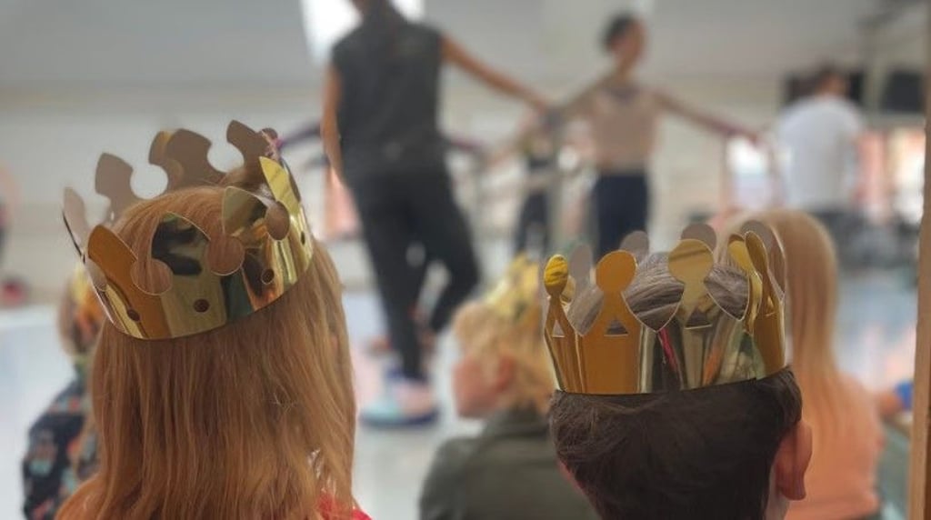 Lust auf Theater, aber keine Kinderbetreuung? Für kulturinteressierte Eltern gibt es jetzt an Halles Opernhaus ein familienfreundliches Angebot.