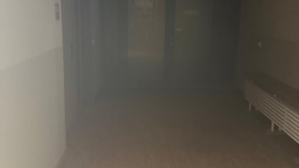 Der gesamte Eingangsbereich zur Musikschule war total verqualmt.