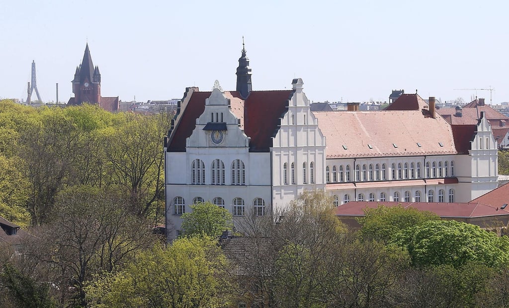 Blick auf das Giebichenstein-Gymnasium in Halle: Es soll erweitert werden.