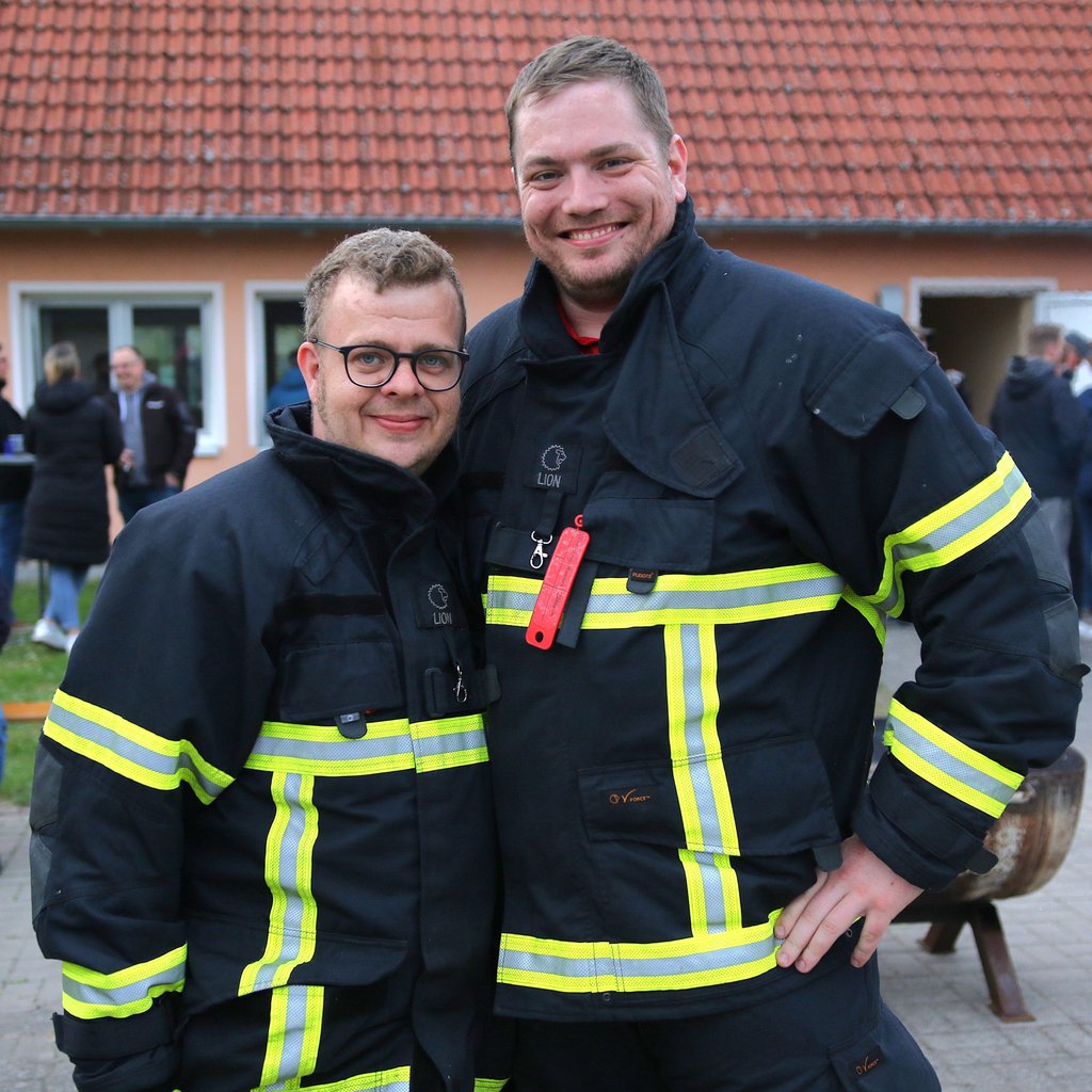 Martin Ringleb und Hannes Reinecke sind Mitglieder der Freiwilligen Feuerwehr Döbbelin.
