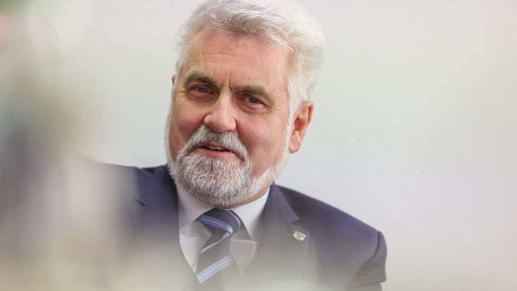 Die SPD zieht in Sachsen-Anhalt mit Wissenschaftsminister Armin Willingmann in die Landtagswahl 2026. (Archivbild)