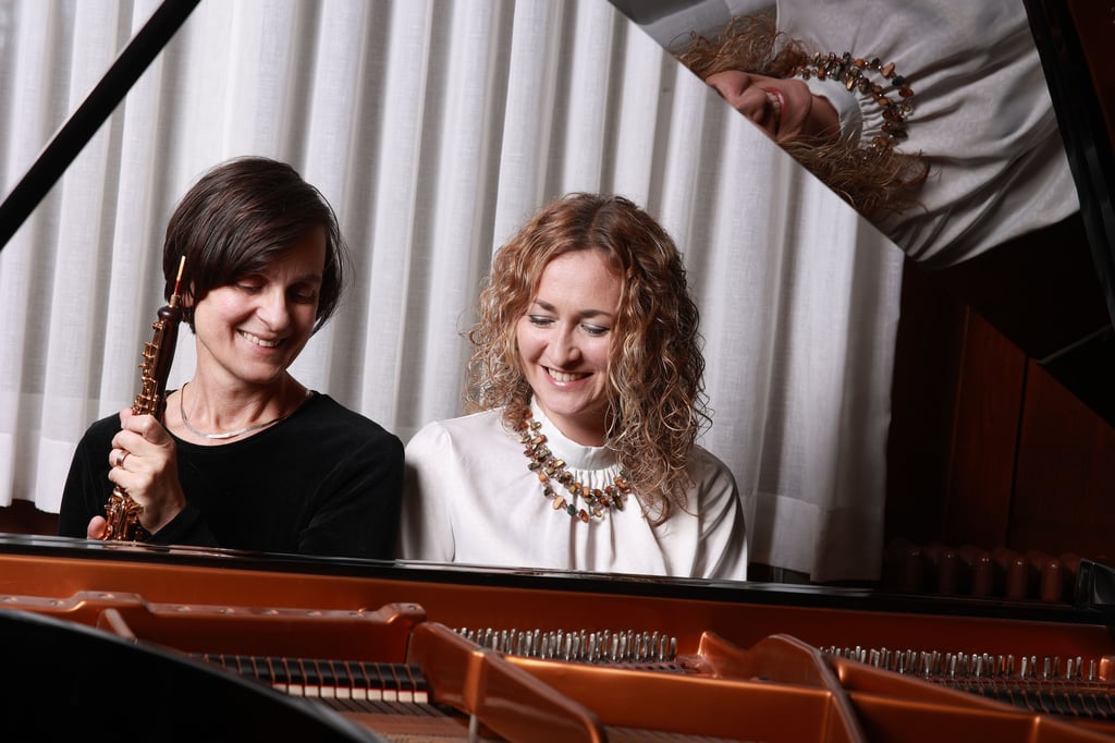 Judith Gerdes (Oboe) und Vera Osina (Klavier) treten am 23. November 2025 als "Ensemble Duscha" in Lentges Saal in Gerwisch auf