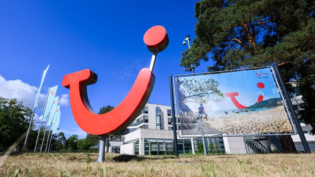 Die TUI-Zentrale in Hannover verkündet gute Zahlen fürs Quartal. (Archivbild)