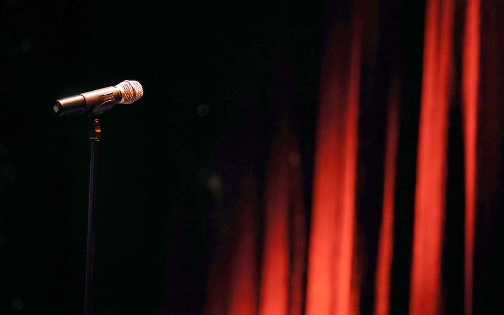 Eltern soll erleichtert werden ins Theater gehen zu können. (Symbolbild)