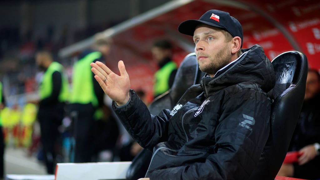 Trainer Robert Schröder soll beim Halleschen FC einen Weg aus der Krise aufzeigen. Kann er den Vorstand überzeugen?