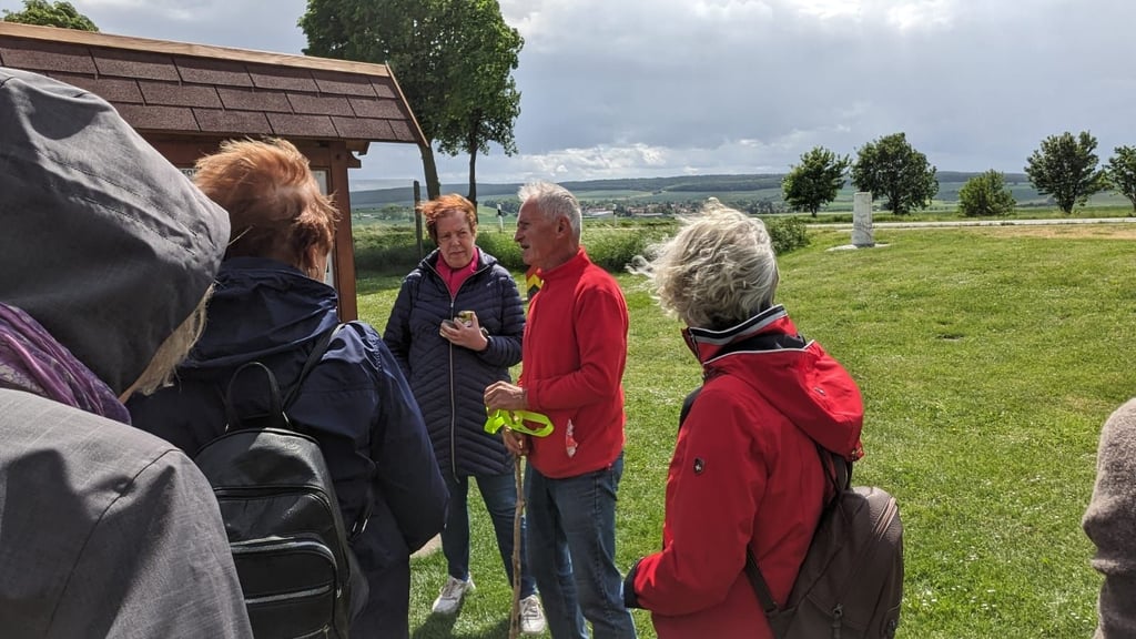 In Erinnerung an die Grenzöffnung 1989 zwischen Hessen und Mattierzoll lädt Enrico Kretschmar zur Wanderung für Sonntag, 16. November ein. Der Zeitzeuge hat zuletzt den Landfrauen aus Schöppenstedt über das Leben im Grenzgebiet in Hessen berichtet.