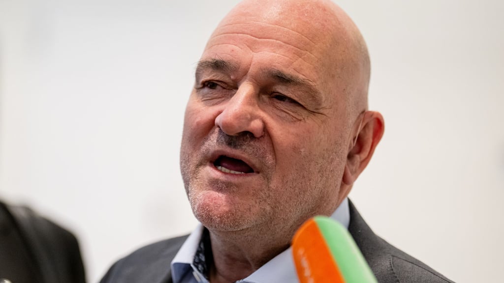 BSW-Finanzminister Robert Crumbach betont, dass die Regierungsarbeit mit der SPD in seinen Augen bislang gut lief. Aber wie geht es angesichts des andauernden Streits weiter?