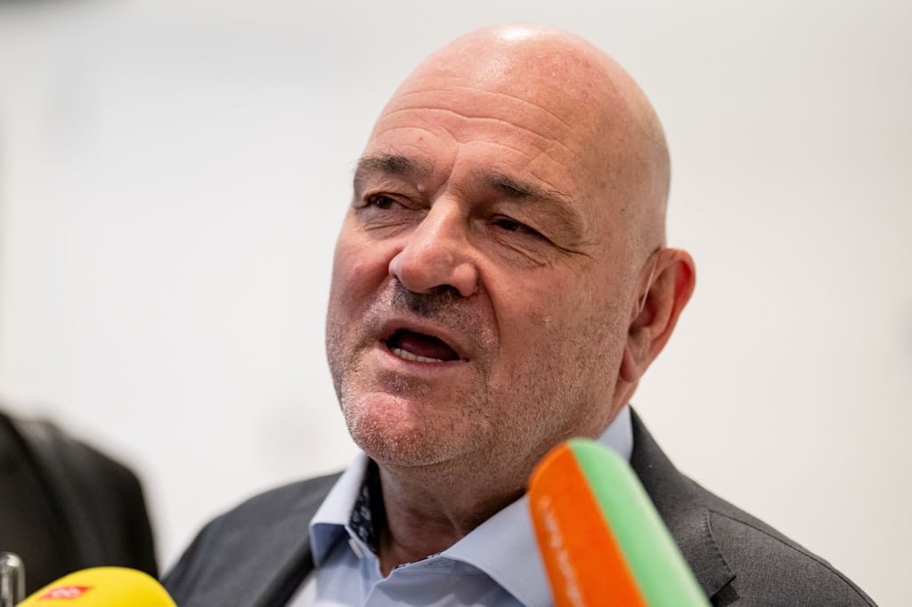 BSW-Finanzminister Robert Crumbach betont, dass die Regierungsarbeit mit der SPD in seinen Augen bislang gut lief. Aber wie geht es angesichts des andauernden Streits weiter?