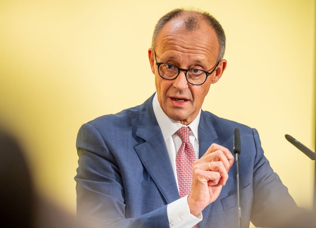 Bundeskanzler Friedrich Merz kommt nach Thüringen und besucht das Kabinett von Thüringens Ministerpräsident Mario Voigt (beide CDU). (Archivbild)