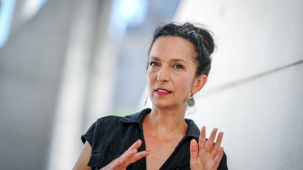 Neuköllns Integrationsbeauftragte Güner Balci verteidigt Bezirksbürgermeister Martin Hikel (SPD) gegen parteiinterne Kritik. (Archivbild)