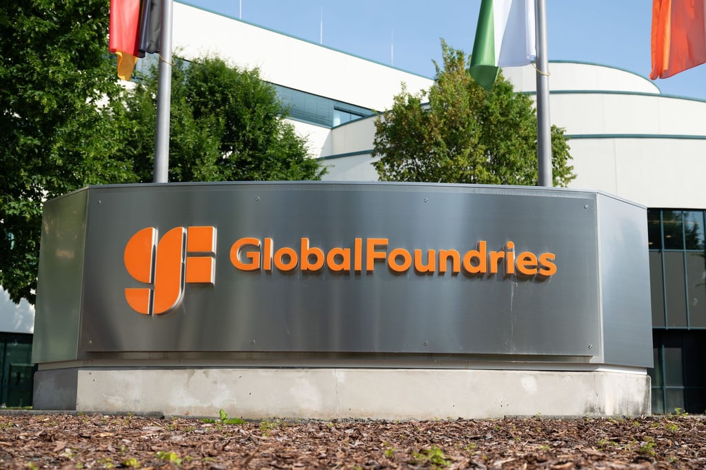 Die Landesdirektion Sachsen hat die Erweiterung des Chemielager beim Chiphersteller Globalfoundries genehmigt (Archivbild).