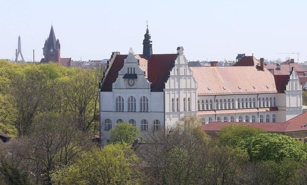 Blick auf das Giebichenstein-Gymnasium in Halle: Es soll erweitert werden.