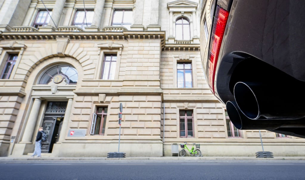Am Landgericht Braunschweig beginnt ein weiteres Riesenverfahren rund um den Dieselskandal bei Volkswagen. (Archivbild)