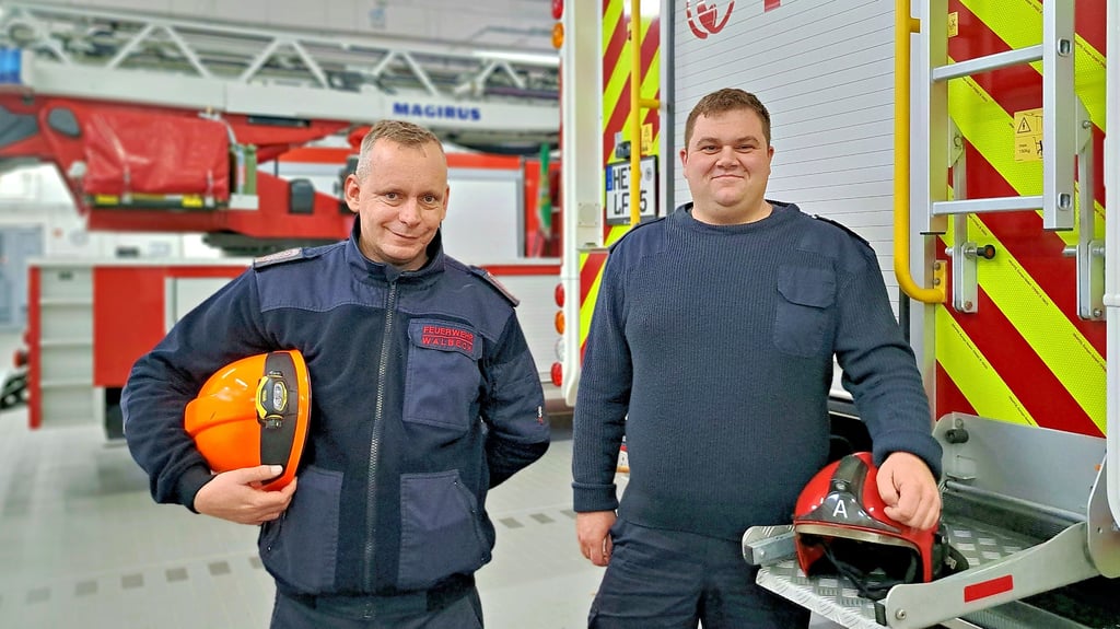 Der neue Stadtwehrleiter Daniel Bachran (re.) und sein Stellvertreter Mario Adlich (li.) wollen die Feuerwehren in Hettstedt attraktiver machen.