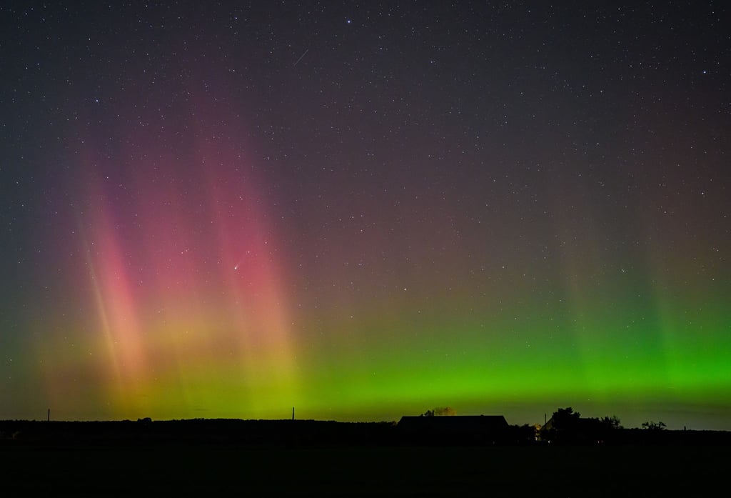 Starke Sonnenstürme können Polarlichter erzeugen, die noch weit südlich der Polarregionen zu sehen sind - sogar in Baden-Württemberg noch. (Symbolbild)