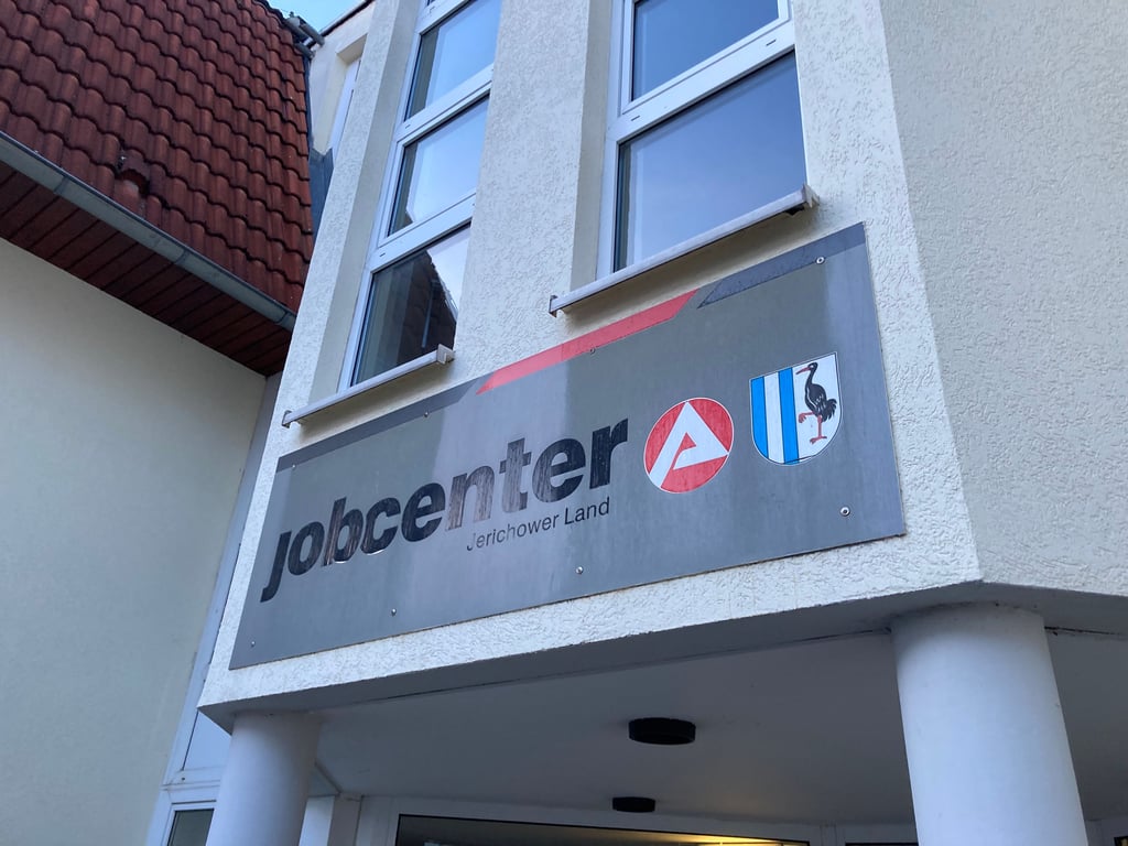 Das Jobcenter Jerichower Land verfügt seit April über eine Digi-Lounge. Das Angebot wird von den Klienten gut angenommen.