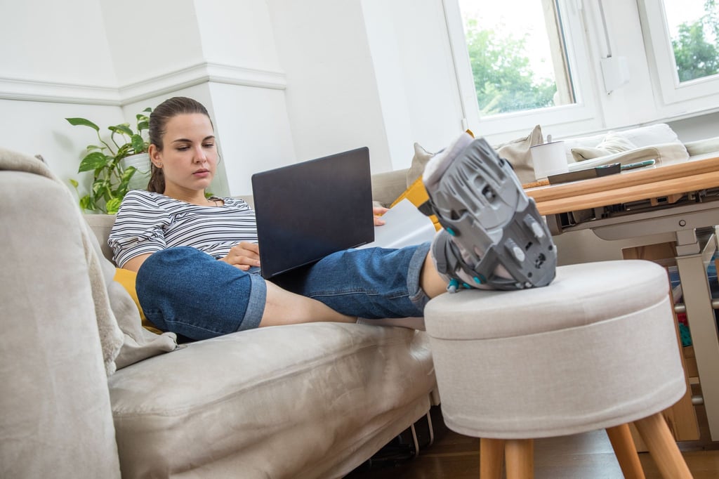 Lohnfortzahlung, Krankengeld oder Verletztengeld: Wie sind Betroffene nach einem Arbeits- oder Wegeunfall finanziell abgesichert?