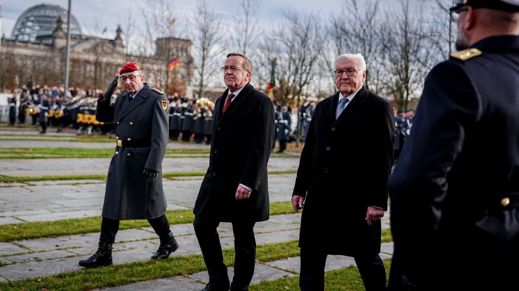 Der Bundespräsident würdigte die Bundeswehr, die tief verankert im freiheitlichen Gemeinwesen und „Armee unserer Demokratie“ sei.
