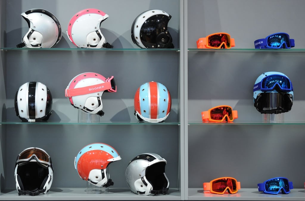 Öfter mal was Neues: Da ein Skihelm durch Feuchtigkeit, Schweiß und UV-Strahlung altert, sollte man ihn nach drei bis fünf Jahren Gebrauch austauschen.