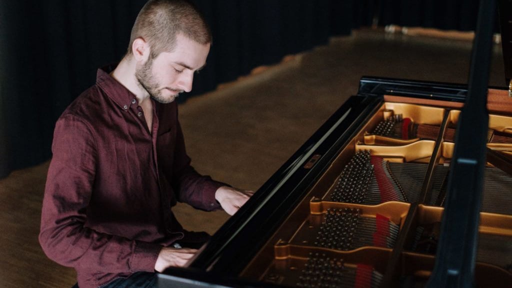 Marius Moritz (Foto) tritt mit Vitaliy Kyianytsia und Leon Griese im Gesellschaftshaus auf.