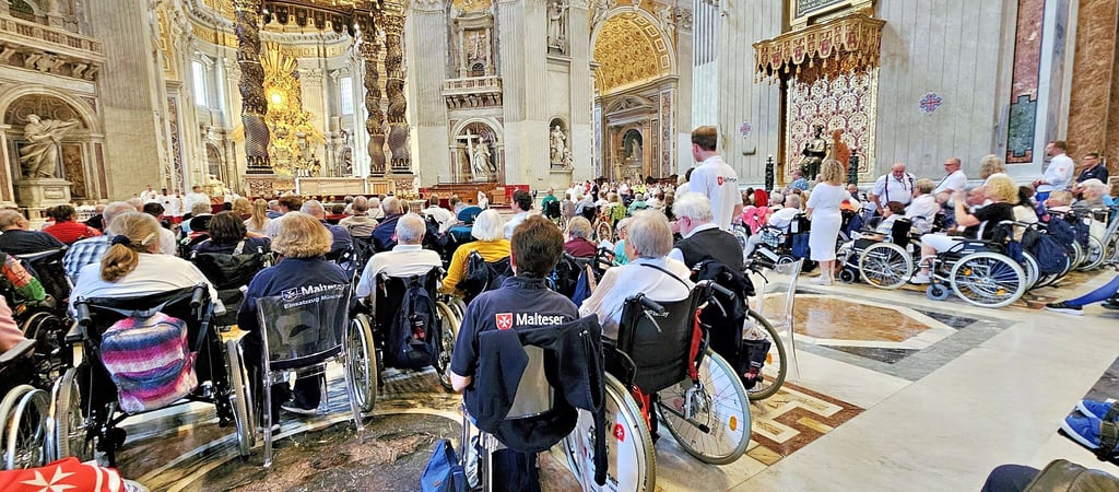 Martina Glathe und ihr Sohn Franziskus haben auf einer Wallfahrt nach Rom an einer Heilige Messe im Petersdom teilgenommen.