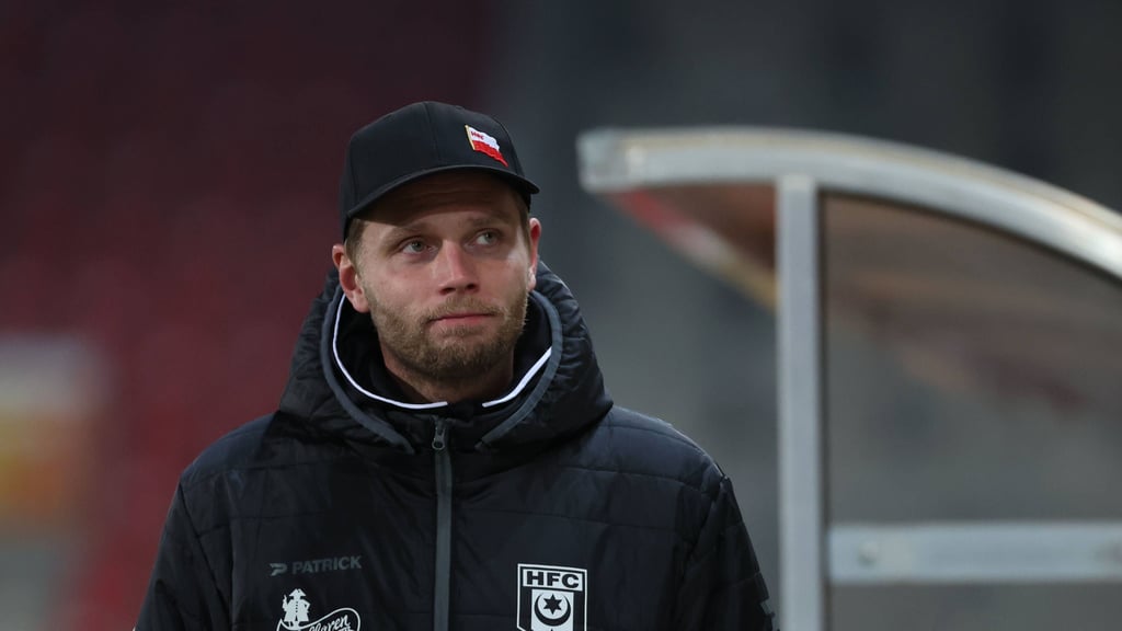 Wie geht es mit Robert Schröder beim Halleschen FC weiter? Nach gutem Saisonstart gab es zuletzt nur sechs Punkte aus 9 Spielen. Nun hat der Verein eine Entscheidung getroffen.&nbsp;