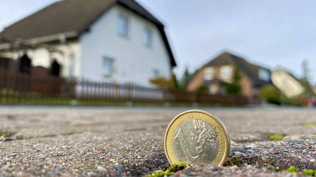 Für Besitzer von Eigenheimen und anderen Grundstücken in Osterburg wird es ab 2026 teurer.