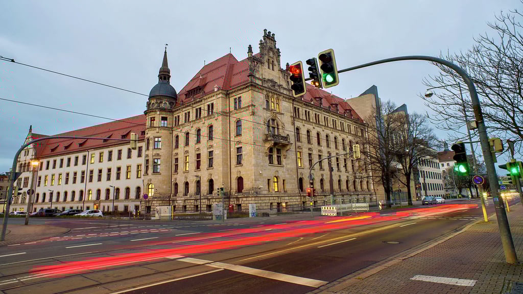 Die Anklagen gegen einen 27-jährigen Iraker aus Aschersleben werden jetzt am Landgericht in Magdeburg verhandelt.