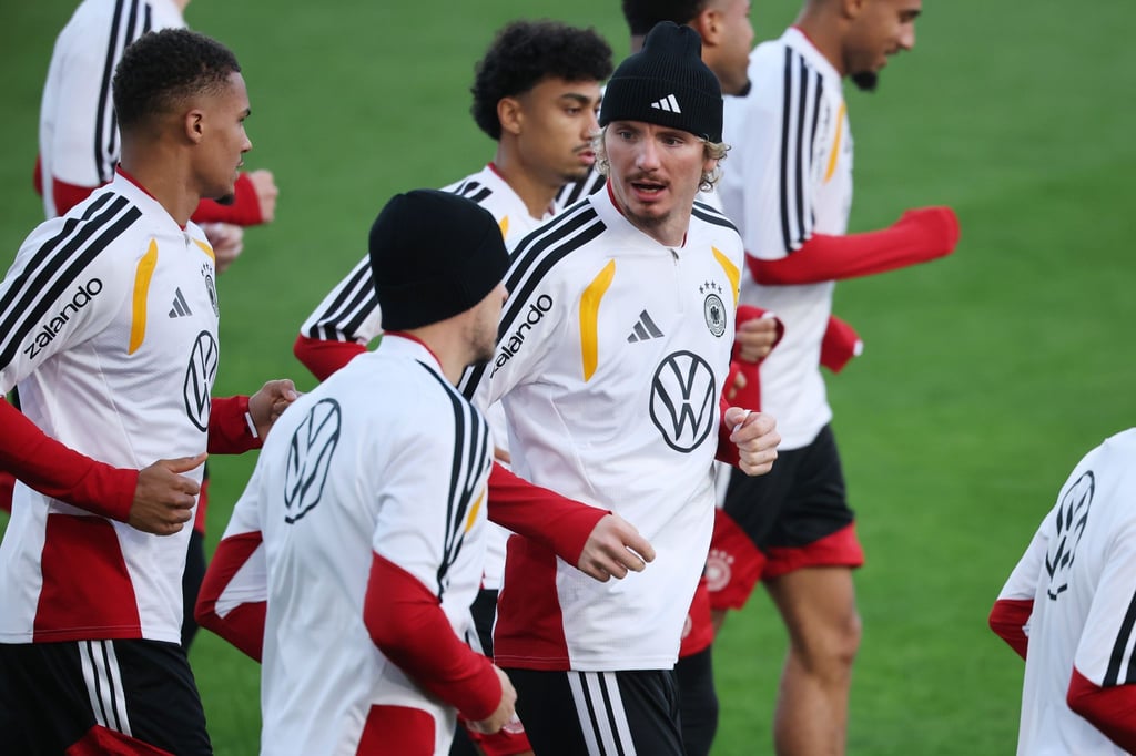 Stürmer Woltemade wirkt im DFB-Umfeld gelassen.