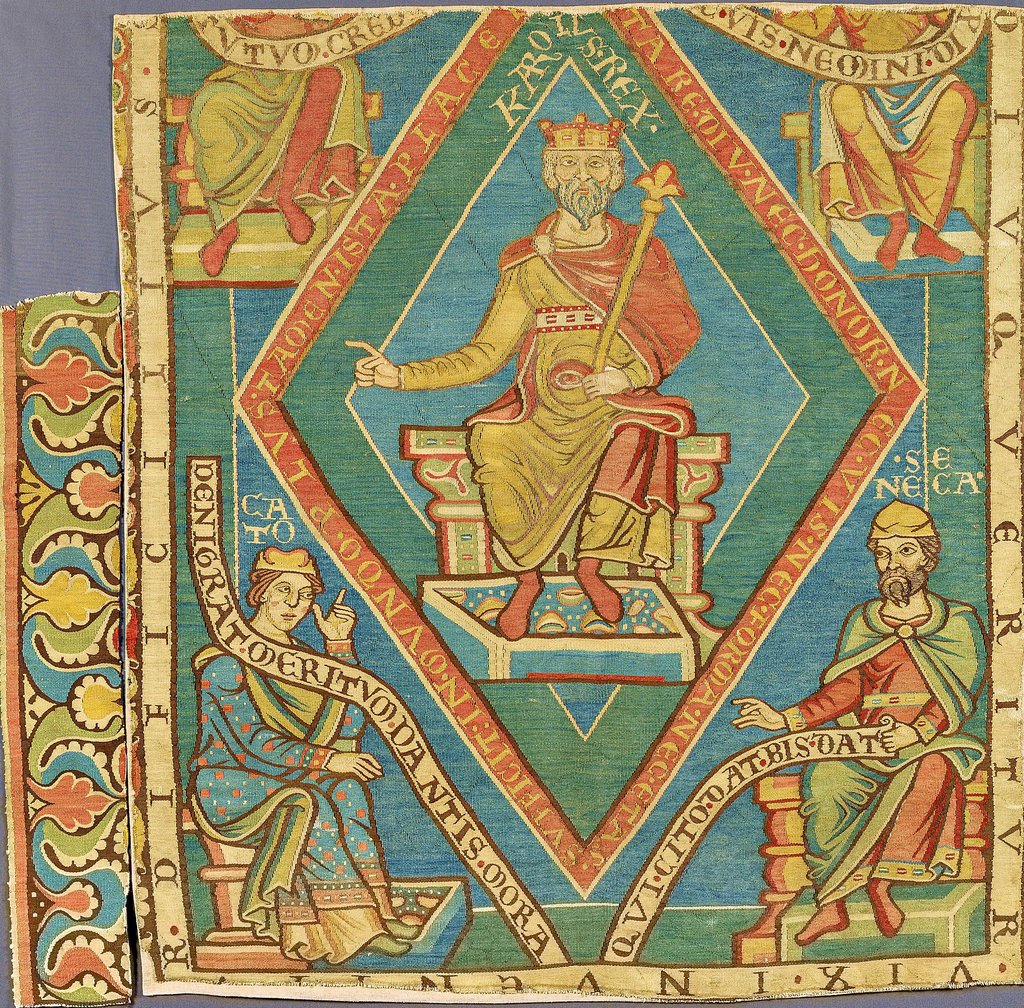 Der Karlsteppich, ein gewirkter Bildteppich aus dem frühen 13. Jahrhundert, der in Niedersachsen/Harzvorland hergestellt wurde. Er ist im Teppichsaal ausgestellt. 