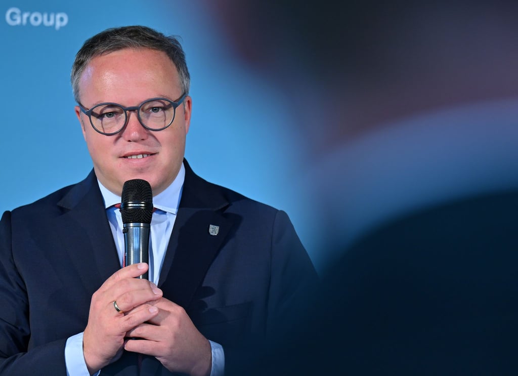 Thüringens Ministerpräsident Mario Voigt (CDU) will bei einer Reise geknüpfte Kontakte ausbauen und vertiefen. (Archivbild)