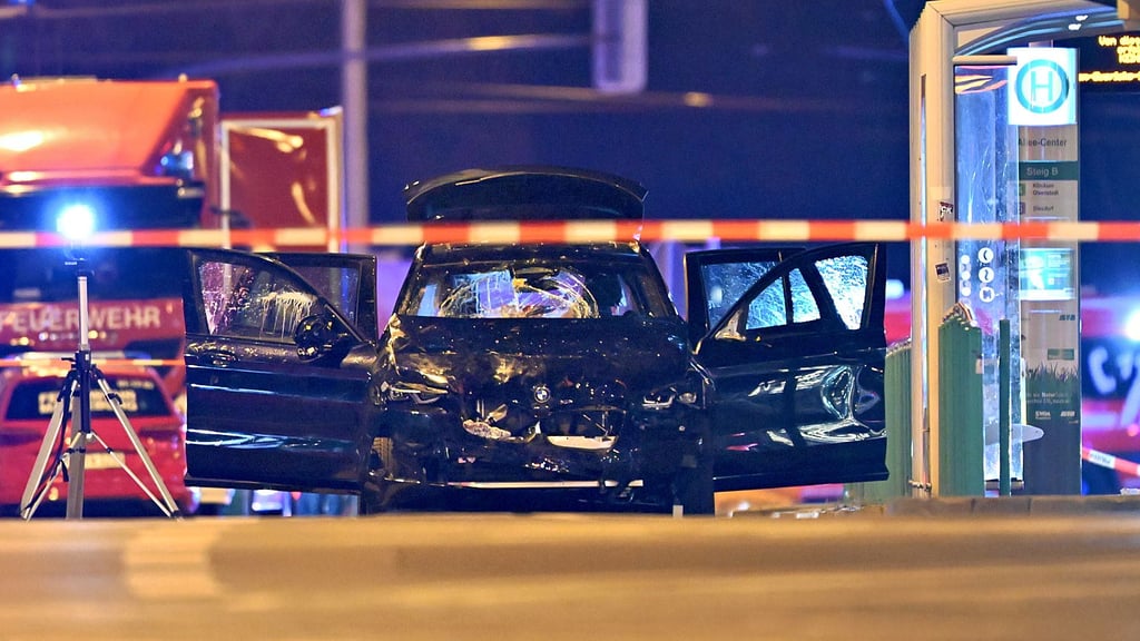 Der BMW X3 wurde von Taleb A. direkt nach dem Anschlag mit mehreren Toten auf dem Weihnachtsmarkt Magdeburg im Dezember 2024. Der SUV ist inzwischen durch einen Kfz Sachverständigen untersucht worden.