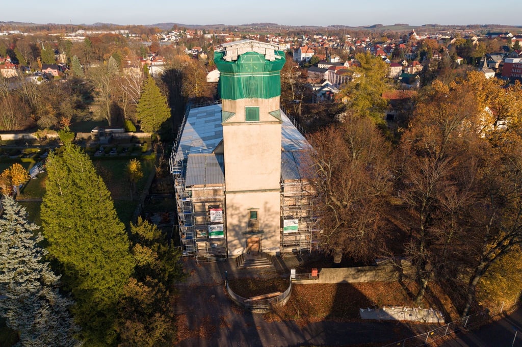 Der Architektenwettbewerb zum Wiederaufbau der bei einem Brand zerstörten Kirche von Großröhrsdorf läuft bis Ende Januar.
