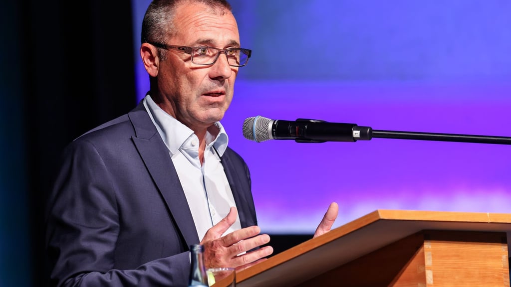 Jörg Albrecht tritt als Vorsitzender des eingetragenen Vereins zurück.