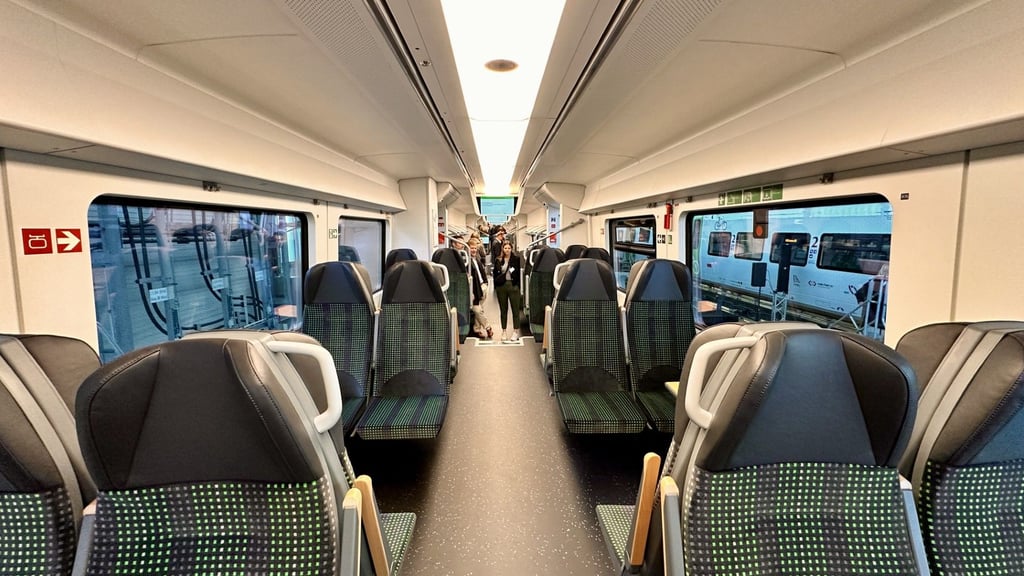 Ein Blick in die neuen S-Bahn-Züge zwischen Halle und Leipzig.