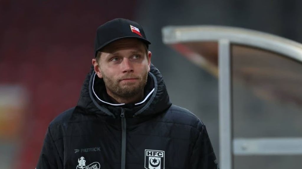 Die Entscheidung, ob Robert Schröder als Trainer des Halleschen FC weitermachen darf, steht fest.