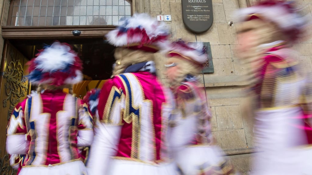 Mit einer „Narrenbörse“ möchte der Landesverband Thüringer Karnevalvereine den Mitgliedsvereinen Möglichkeiten geben, etwa Funkenmariechen-Kostüme zu verkaufen. (Symbobild)