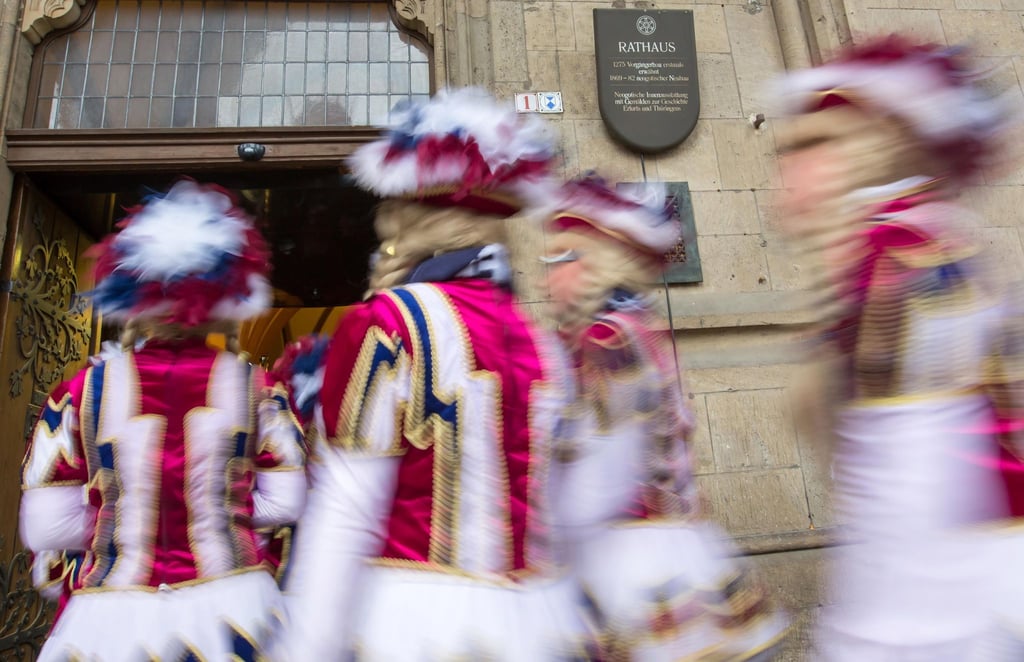 Mit einer „Narrenbörse“ möchte der Landesverband Thüringer Karnevalvereine den Mitgliedsvereinen Möglichkeiten geben, etwa Funkenmariechen-Kostüme zu verkaufen. (Symbobild)