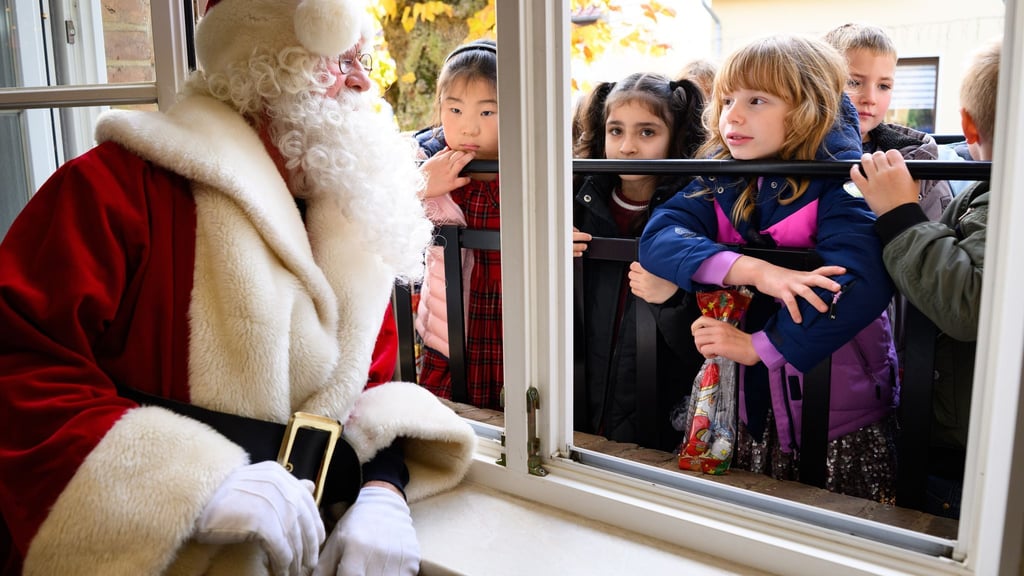 Himmelpfort ist die größte der bundesweit insgesamt sieben Weihnachtspostfilialen, in der jährlich rund 300.000 Wunschzettel eintreffen.