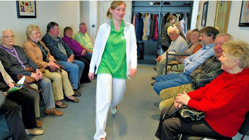 Nichts mehr zu lachen: Volle Wartezimmer gehören auch in vielen Hallenser Praxen inzwischen zum Alltag. Fachärzte sind ausgelastet und Patienten müssen oft monatelang auf Termine warten.