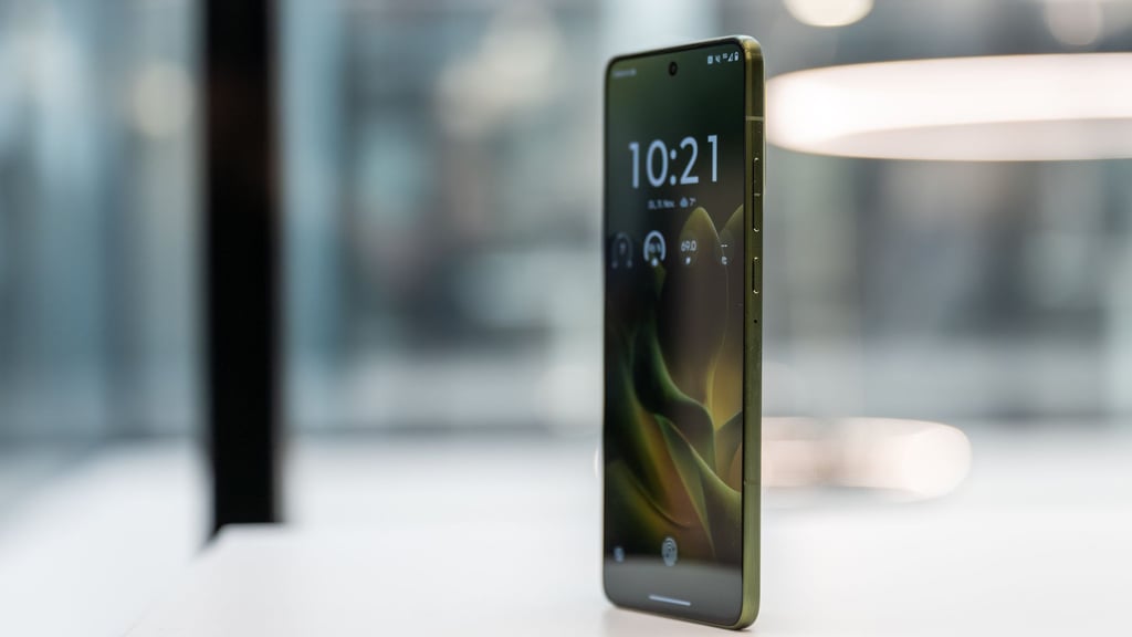 Setzt Akzente: Das 5,9 Millimeter flache Motorola Edge 70.