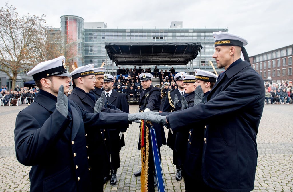 Bei einem Gelöbnis in Wilhelmshaven wurden 84 neue Rekruten vereidigt.