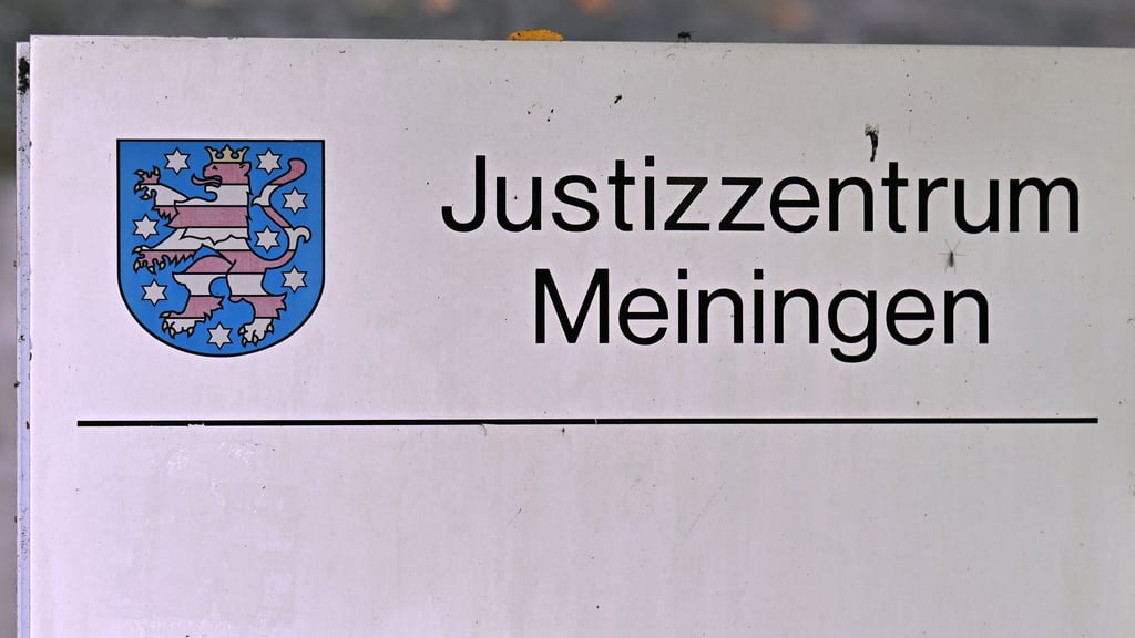 Die Staatsanwaltschaft wirft einer 50-Jährigen vor, aus Habgier und grausam eine Rentnerin getötet zu haben. (Symbolbild)