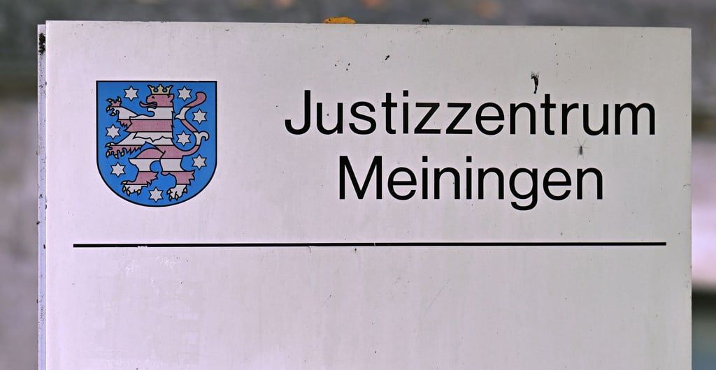 Die Staatsanwaltschaft wirft einer 50-Jährigen vor, aus Habgier und grausam eine Rentnerin getötet zu haben. (Symbolbild)