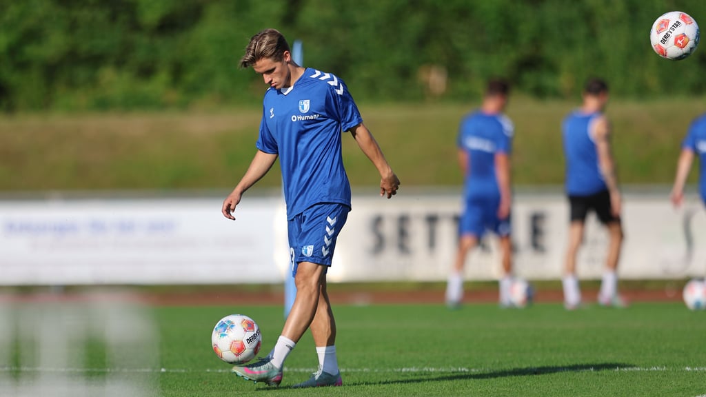 Albert Millgramm vom 1. FC Magdeburg traut sich viel mit der Kugel.